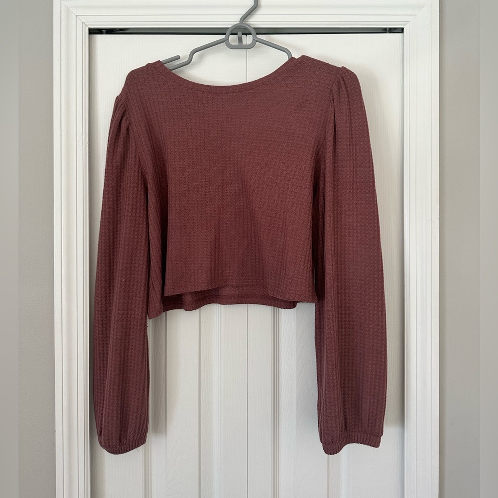 Thin cropped long sleeve